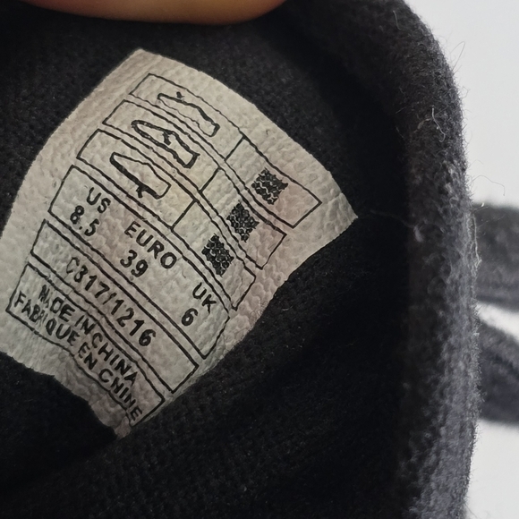 Lacoste women's rainbow sole sneakers in size 8.5, low platform lace up. Black - Picture 4 of 9